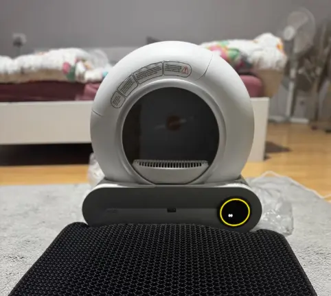 litiera automata pentru pisici